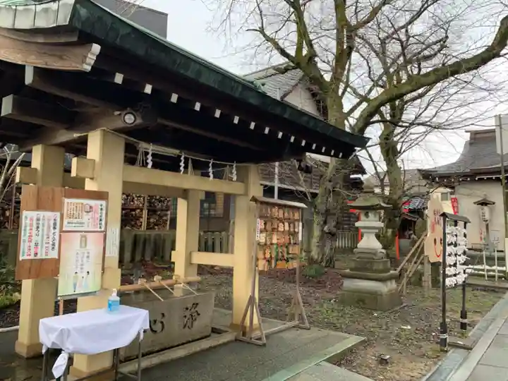 湊八幡神社の手水舎
