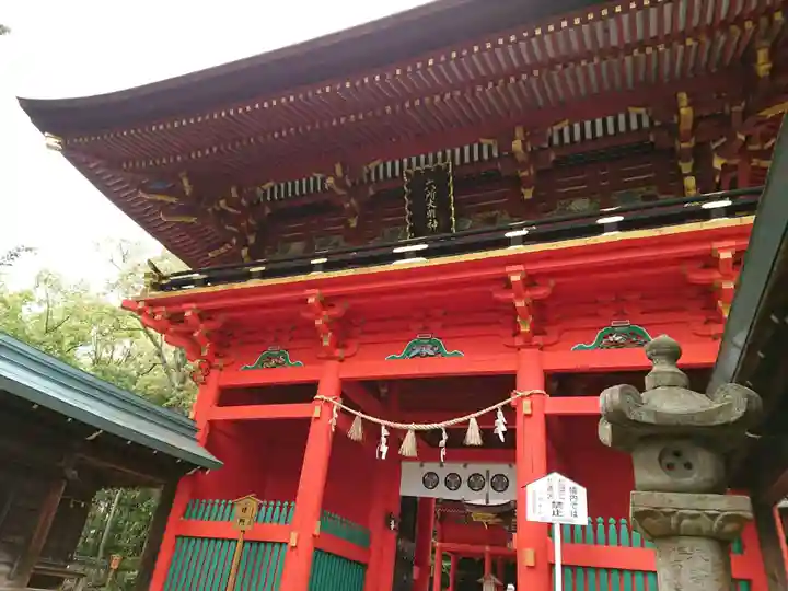 六所神社の山門・神門