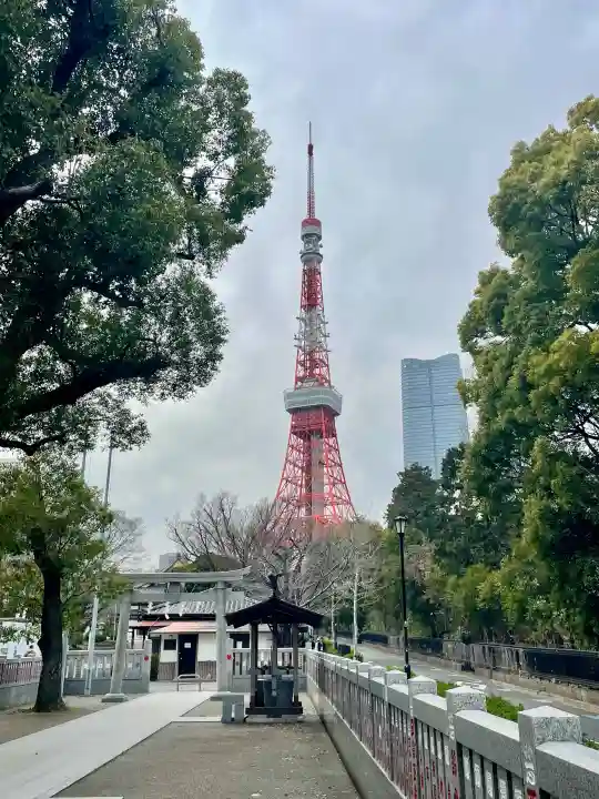 熊野神社の{uncategorized: "未分類", other: "その他", undefined: "問題あり", building: "その他建物", grave: "お墓", sacred_gate: "鳥居", guardian: "狛犬", statue: "像", buddha: "仏像", history: "歴史", nature: "自然", garden: "庭園", animal: "動物", pagoda: "塔", temizu: "手水舎", mountain_gate: "山門・神門", sanctuary: "本殿・本堂", subordinate: "末社・摂社", art: "芸術", scenery: "景色", jizo: "地蔵", ema: "絵馬", goshuin: "御朱印", omikuji: "おみくじ", items: "授与品その他", amulet: "お守り", goshuincho: "御朱印帳", eats: "食事", festival: "お祭り", votive_dance: "神楽", shichigosan: "七五三参", wedding: "結婚式", experience: "体験その他", initially: "初詣", around: "周辺", anti_infection: "感染症対策"}