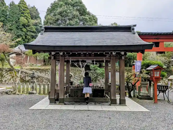 敢國神社の手水舎