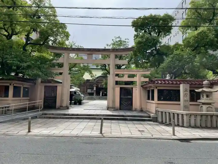 坐摩神社の{uncategorized: "未分類", other: "その他", undefined: "問題あり", building: "その他建物", grave: "お墓", sacred_gate: "鳥居", guardian: "狛犬", statue: "像", buddha: "仏像", history: "歴史", nature: "自然", garden: "庭園", animal: "動物", pagoda: "塔", temizu: "手水舎", mountain_gate: "山門・神門", sanctuary: "本殿・本堂", subordinate: "末社・摂社", art: "芸術", scenery: "景色", jizo: "地蔵", ema: "絵馬", goshuin: "御朱印", omikuji: "おみくじ", items: "授与品その他", amulet: "お守り", goshuincho: "御朱印帳", eats: "食事", festival: "お祭り", votive_dance: "神楽", shichigosan: "七五三参", wedding: "結婚式", experience: "体験その他", initially: "初詣", around: "周辺", anti_infection: "感染症対策"}