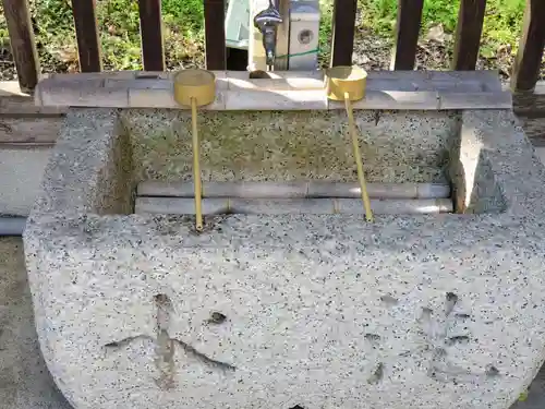 饒石神社の手水舎