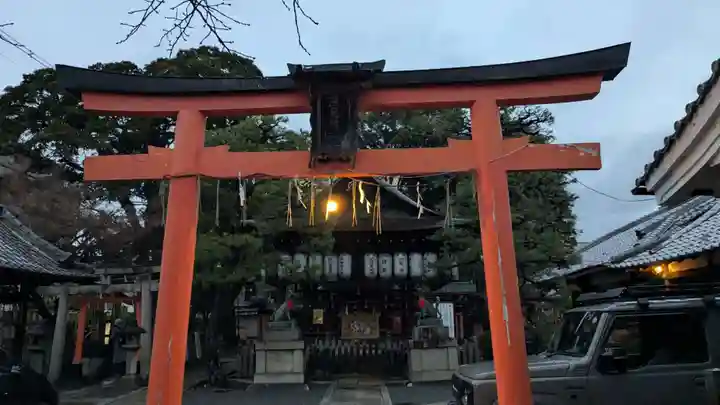 満足稲荷神社の鳥居