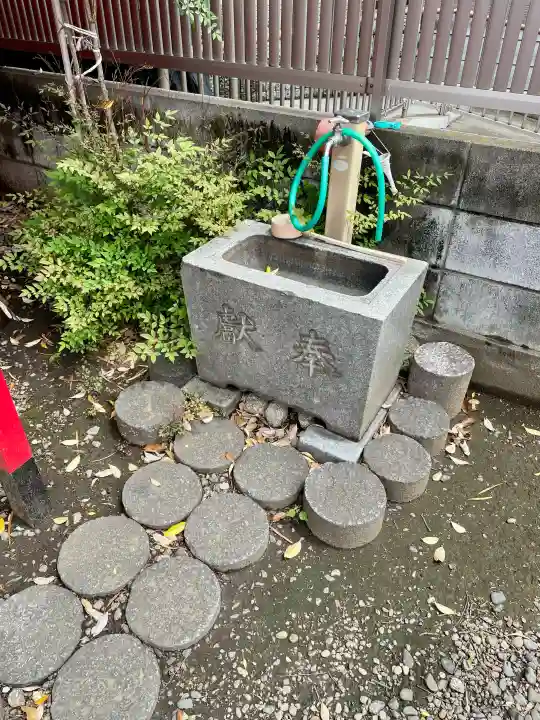 馬場子育稲荷神社の{uncategorized: "未分類", other: "その他", undefined: "問題あり", building: "その他建物", grave: "お墓", sacred_gate: "鳥居", guardian: "狛犬", statue: "像", buddha: "仏像", history: "歴史", nature: "自然", garden: "庭園", animal: "動物", pagoda: "塔", temizu: "手水舎", mountain_gate: "山門・神門", sanctuary: "本殿・本堂", subordinate: "末社・摂社", art: "芸術", scenery: "景色", jizo: "地蔵", ema: "絵馬", goshuin: "御朱印", omikuji: "おみくじ", items: "授与品その他", amulet: "お守り", goshuincho: "御朱印帳", eats: "食事", festival: "お祭り", votive_dance: "神楽", shichigosan: "七五三参", wedding: "結婚式", experience: "体験その他", initially: "初詣", around: "周辺", anti_infection: "感染症対策"}