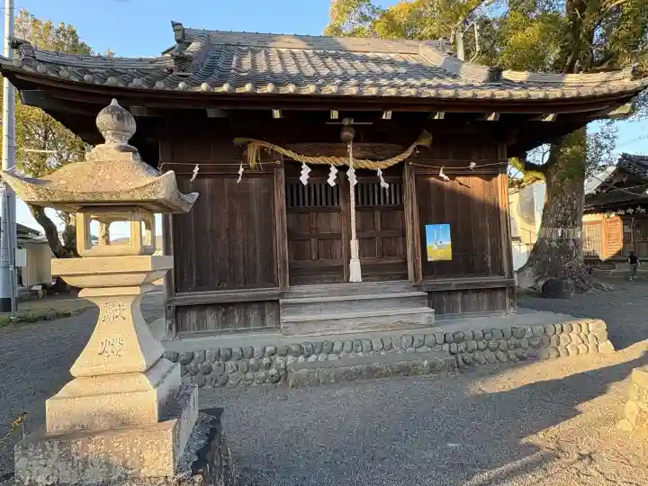 須田神社の{uncategorized: "未分類", other: "その他", undefined: "問題あり", building: "その他建物", grave: "お墓", sacred_gate: "鳥居", guardian: "狛犬", statue: "像", buddha: "仏像", history: "歴史", nature: "自然", garden: "庭園", animal: "動物", pagoda: "塔", temizu: "手水舎", mountain_gate: "山門・神門", sanctuary: "本殿・本堂", subordinate: "末社・摂社", art: "芸術", scenery: "景色", jizo: "地蔵", ema: "絵馬", goshuin: "御朱印", omikuji: "おみくじ", items: "授与品その他", amulet: "お守り", goshuincho: "御朱印帳", eats: "食事", festival: "お祭り", votive_dance: "神楽", shichigosan: "七五三参", wedding: "結婚式", experience: "体験その他", initially: "初詣", around: "周辺", anti_infection: "感染症対策"}