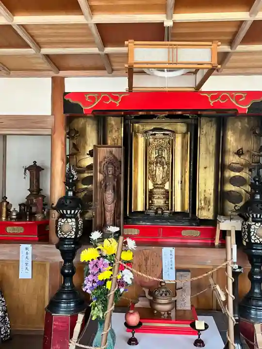 無量院(蓮華寺)の{uncategorized: "未分類", other: "その他", undefined: "問題あり", building: "その他建物", grave: "お墓", sacred_gate: "鳥居", guardian: "狛犬", statue: "像", buddha: "仏像", history: "歴史", nature: "自然", garden: "庭園", animal: "動物", pagoda: "塔", temizu: "手水舎", mountain_gate: "山門・神門", sanctuary: "本殿・本堂", subordinate: "末社・摂社", art: "芸術", scenery: "景色", jizo: "地蔵", ema: "絵馬", goshuin: "御朱印", omikuji: "おみくじ", items: "授与品その他", amulet: "お守り", goshuincho: "御朱印帳", eats: "食事", festival: "お祭り", votive_dance: "神楽", shichigosan: "七五三参", wedding: "結婚式", experience: "体験その他", initially: "初詣", around: "周辺", anti_infection: "感染症対策"}