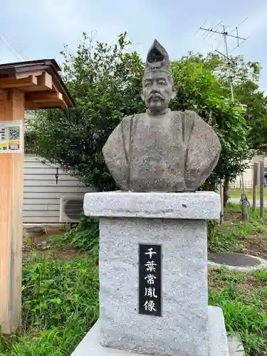 千葉神社の像