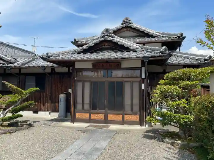 恵心寺の{uncategorized: "未分類", other: "その他", undefined: "問題あり", building: "その他建物", grave: "お墓", sacred_gate: "鳥居", guardian: "狛犬", statue: "像", buddha: "仏像", history: "歴史", nature: "自然", garden: "庭園", animal: "動物", pagoda: "塔", temizu: "手水舎", mountain_gate: "山門・神門", sanctuary: "本殿・本堂", subordinate: "末社・摂社", art: "芸術", scenery: "景色", jizo: "地蔵", ema: "絵馬", goshuin: "御朱印", omikuji: "おみくじ", items: "授与品その他", amulet: "お守り", goshuincho: "御朱印帳", eats: "食事", festival: "お祭り", votive_dance: "神楽", shichigosan: "七五三参", wedding: "結婚式", experience: "体験その他", initially: "初詣", around: "周辺", anti_infection: "感染症対策"}