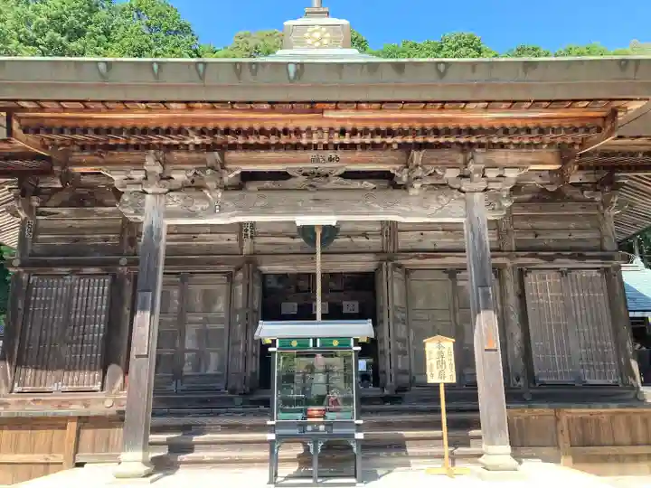 法楽寺の本殿・本堂