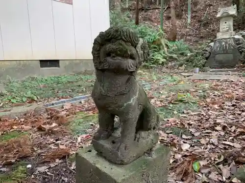 神明神社の狛犬