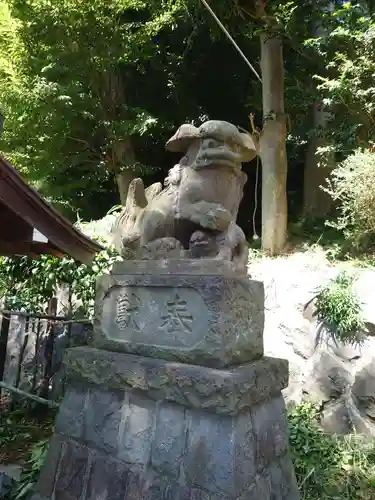 白旗神社の狛犬