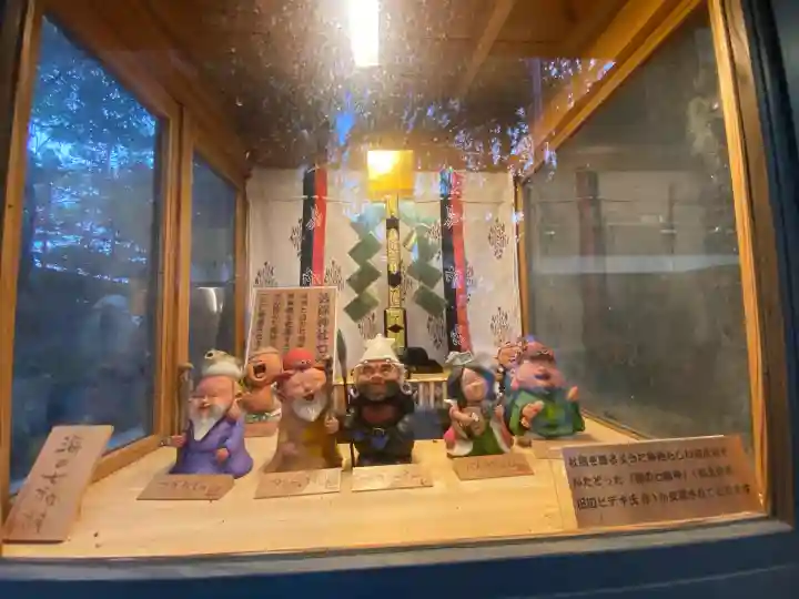 波除神社(波除稲荷神社)の{uncategorized: "未分類", other: "その他", undefined: "問題あり", building: "その他建物", grave: "お墓", sacred_gate: "鳥居", guardian: "狛犬", statue: "像", buddha: "仏像", history: "歴史", nature: "自然", garden: "庭園", animal: "動物", pagoda: "塔", temizu: "手水舎", mountain_gate: "山門・神門", sanctuary: "本殿・本堂", subordinate: "末社・摂社", art: "芸術", scenery: "景色", jizo: "地蔵", ema: "絵馬", goshuin: "御朱印", omikuji: "おみくじ", items: "授与品その他", amulet: "お守り", goshuincho: "御朱印帳", eats: "食事", festival: "お祭り", votive_dance: "神楽", shichigosan: "七五三参", wedding: "結婚式", experience: "体験その他", initially: "初詣", around: "周辺", anti_infection: "感染症対策"}