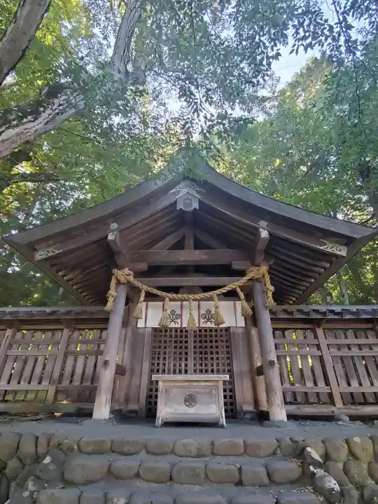 諏訪大社上社前宮の本殿・本堂