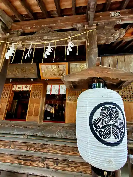 蠶養國神社の本殿・本堂