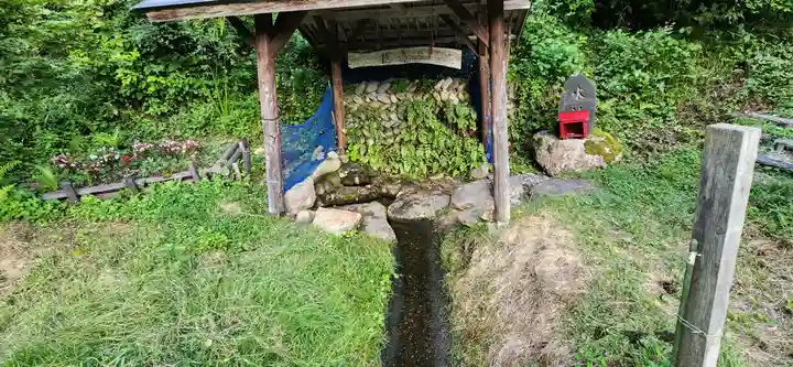 金山峠不動堂の周辺