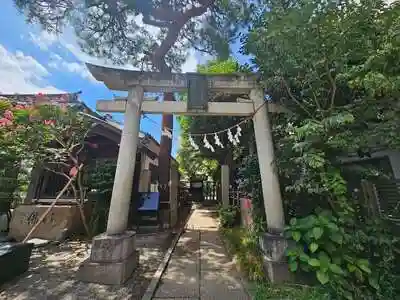 雪塚稲荷神社の鳥居