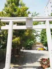 被官稲荷神社の鳥居