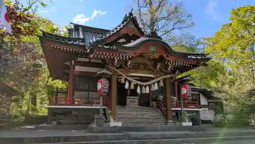 山中諏訪神社の{uncategorized: "未分類", other: "その他", undefined: "問題あり", building: "その他建物", grave: "お墓", sacred_gate: "鳥居", guardian: "狛犬", statue: "像", buddha: "仏像", history: "歴史", nature: "自然", garden: "庭園", animal: "動物", pagoda: "塔", temizu: "手水舎", mountain_gate: "山門・神門", sanctuary: "本殿・本堂", subordinate: "末社・摂社", art: "芸術", scenery: "景色", jizo: "地蔵", ema: "絵馬", goshuin: "御朱印", omikuji: "おみくじ", items: "授与品その他", amulet: "お守り", goshuincho: "御朱印帳", eats: "食事", festival: "お祭り", votive_dance: "神楽", shichigosan: "七五三参", wedding: "結婚式", experience: "体験その他", initially: "初詣", around: "周辺", anti_infection: "感染症対策"}