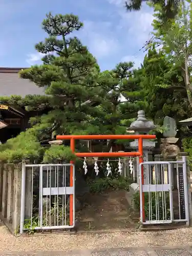 荒井神社の庭園