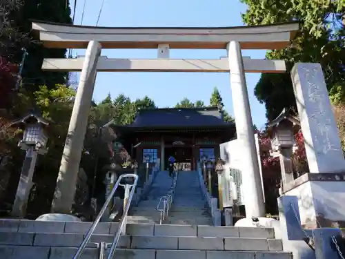 武蔵御嶽神社の鳥居