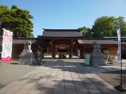 亀ケ池八幡宮の山門・神門