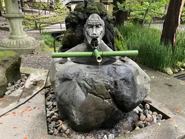 諏訪大社下社秋宮(長野県)