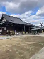 金倉寺の{uncategorized: "未分類", other: "その他", undefined: "問題あり", building: "その他建物", grave: "お墓", sacred_gate: "鳥居", guardian: "狛犬", statue: "像", buddha: "仏像", history: "歴史", nature: "自然", garden: "庭園", animal: "動物", pagoda: "塔", temizu: "手水舎", mountain_gate: "山門・神門", sanctuary: "本殿・本堂", subordinate: "末社・摂社", art: "芸術", scenery: "景色", jizo: "地蔵", ema: "絵馬", goshuin: "御朱印", omikuji: "おみくじ", items: "授与品その他", amulet: "お守り", goshuincho: "御朱印帳", eats: "食事", festival: "お祭り", votive_dance: "神楽", shichigosan: "七五三参", wedding: "結婚式", experience: "体験その他", initially: "初詣", around: "周辺", anti_infection: "感染症対策"}