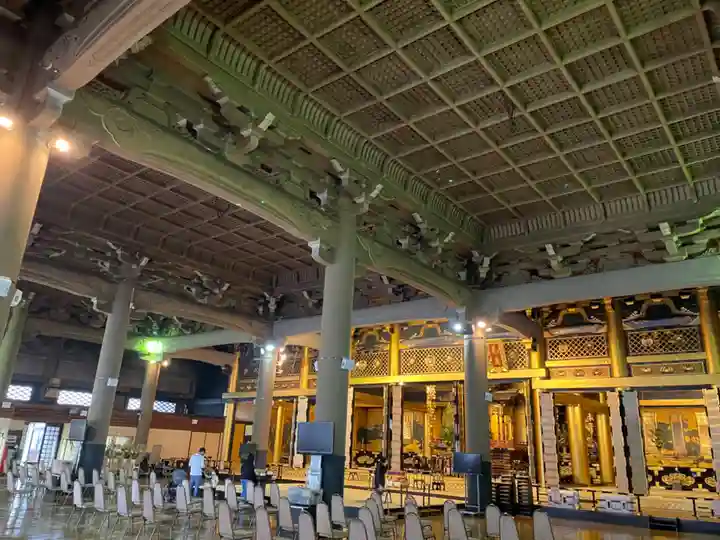 東本願寺の本殿・本堂