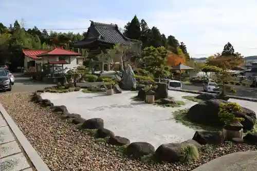 徳寿院の庭園