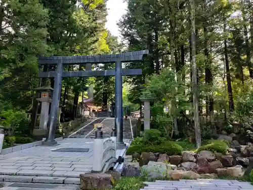 諏訪大社下社秋宮の鳥居