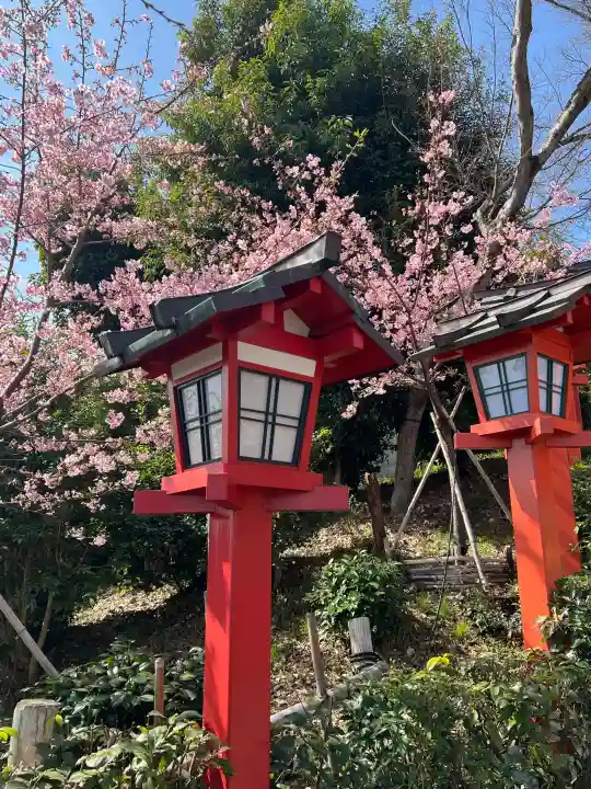 建勲神社の{uncategorized: "未分類", other: "その他", undefined: "問題あり", building: "その他建物", grave: "お墓", sacred_gate: "鳥居", guardian: "狛犬", statue: "像", buddha: "仏像", history: "歴史", nature: "自然", garden: "庭園", animal: "動物", pagoda: "塔", temizu: "手水舎", mountain_gate: "山門・神門", sanctuary: "本殿・本堂", subordinate: "末社・摂社", art: "芸術", scenery: "景色", jizo: "地蔵", ema: "絵馬", goshuin: "御朱印", omikuji: "おみくじ", items: "授与品その他", amulet: "お守り", goshuincho: "御朱印帳", eats: "食事", festival: "お祭り", votive_dance: "神楽", shichigosan: "七五三参", wedding: "結婚式", experience: "体験その他", initially: "初詣", around: "周辺", anti_infection: "感染症対策"}