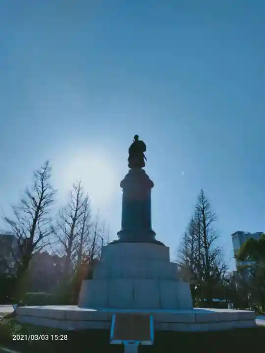 靖國神社の像
