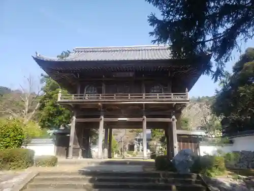 高成寺の山門