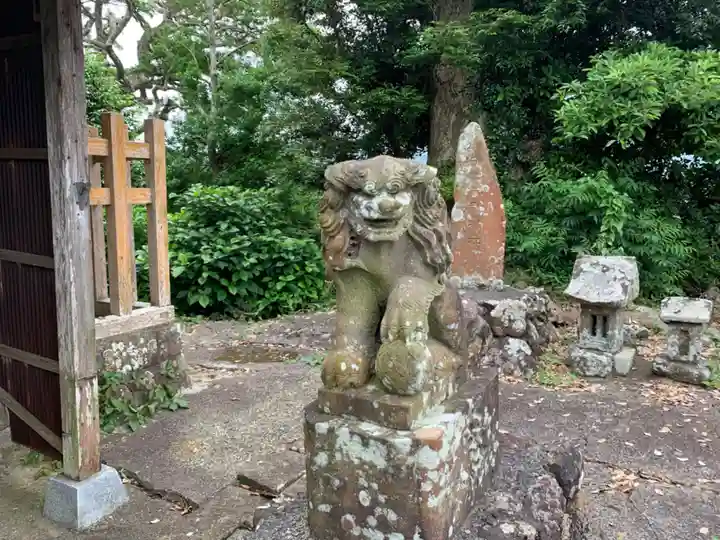 神明神社の狛犬