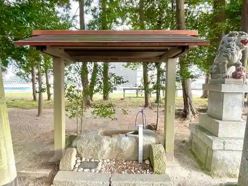 西野々八雲神社の手水舎