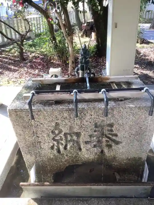 結神社の手水舎