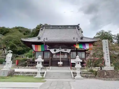 埼玉厄除け開運大師・龍泉寺（切り絵御朱印発祥の寺）の本殿