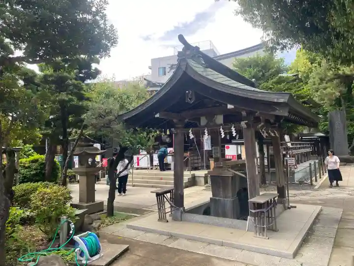 鳩森八幡神社の{uncategorized: "未分類", other: "その他", undefined: "問題あり", building: "その他建物", grave: "お墓", sacred_gate: "鳥居", guardian: "狛犬", statue: "像", buddha: "仏像", history: "歴史", nature: "自然", garden: "庭園", animal: "動物", pagoda: "塔", temizu: "手水舎", mountain_gate: "山門・神門", sanctuary: "本殿・本堂", subordinate: "末社・摂社", art: "芸術", scenery: "景色", jizo: "地蔵", ema: "絵馬", goshuin: "御朱印", omikuji: "おみくじ", items: "授与品その他", amulet: "お守り", goshuincho: "御朱印帳", eats: "食事", festival: "お祭り", votive_dance: "神楽", shichigosan: "七五三参", wedding: "結婚式", experience: "体験その他", initially: "初詣", around: "周辺", anti_infection: "感染症対策"}