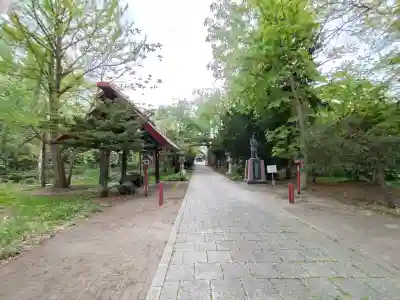永山神社の{uncategorized: "未分類", other: "その他", undefined: "問題あり", building: "その他建物", grave: "お墓", sacred_gate: "鳥居", guardian: "狛犬", statue: "像", buddha: "仏像", history: "歴史", nature: "自然", garden: "庭園", animal: "動物", pagoda: "塔", temizu: "手水舎", mountain_gate: "山門・神門", sanctuary: "本殿・本堂", subordinate: "末社・摂社", art: "芸術", scenery: "景色", jizo: "地蔵", ema: "絵馬", goshuin: "御朱印", omikuji: "おみくじ", items: "授与品その他", amulet: "お守り", goshuincho: "御朱印帳", eats: "食事", festival: "お祭り", votive_dance: "神楽", shichigosan: "七五三参", wedding: "結婚式", experience: "体験その他", initially: "初詣", around: "周辺", anti_infection: "感染症対策"}