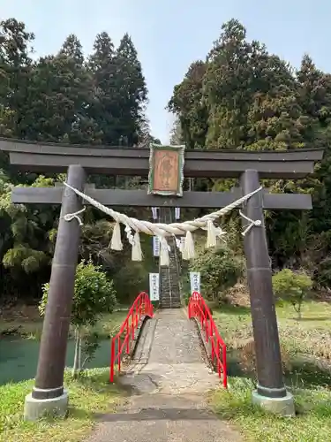 坪沼八幡神社の鳥居