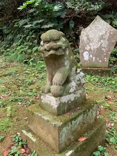 稲荷大明神の狛犬