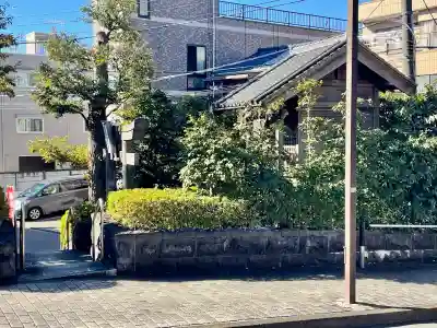 白鳥稲荷大明神の{uncategorized: "未分類", other: "その他", undefined: "問題あり", building: "その他建物", grave: "お墓", sacred_gate: "鳥居", guardian: "狛犬", statue: "像", buddha: "仏像", history: "歴史", nature: "自然", garden: "庭園", animal: "動物", pagoda: "塔", temizu: "手水舎", mountain_gate: "山門・神門", sanctuary: "本殿・本堂", subordinate: "末社・摂社", art: "芸術", scenery: "景色", jizo: "地蔵", ema: "絵馬", goshuin: "御朱印", omikuji: "おみくじ", items: "授与品その他", amulet: "お守り", goshuincho: "御朱印帳", eats: "食事", festival: "お祭り", votive_dance: "神楽", shichigosan: "七五三参", wedding: "結婚式", experience: "体験その他", initially: "初詣", around: "周辺", anti_infection: "感染症対策"}