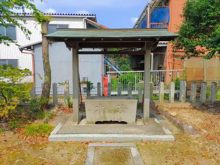神明社(千秋町一色)の手水舎