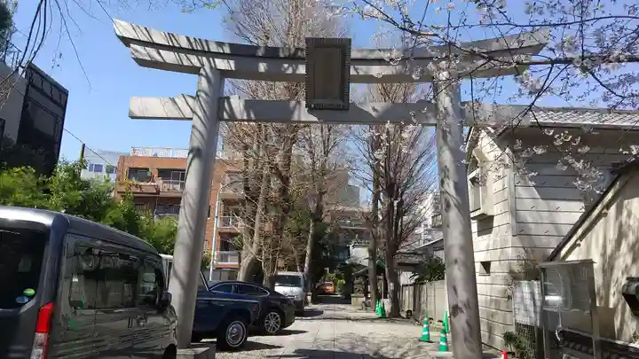 穏田神社の鳥居