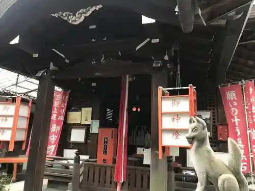 御辰稲荷神社の本殿