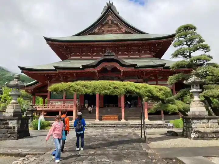 甲斐善光寺の{uncategorized: "未分類", other: "その他", undefined: "問題あり", building: "その他建物", grave: "お墓", sacred_gate: "鳥居", guardian: "狛犬", statue: "像", buddha: "仏像", history: "歴史", nature: "自然", garden: "庭園", animal: "動物", pagoda: "塔", temizu: "手水舎", mountain_gate: "山門・神門", sanctuary: "本殿・本堂", subordinate: "末社・摂社", art: "芸術", scenery: "景色", jizo: "地蔵", ema: "絵馬", goshuin: "御朱印", omikuji: "おみくじ", items: "授与品その他", amulet: "お守り", goshuincho: "御朱印帳", eats: "食事", festival: "お祭り", votive_dance: "神楽", shichigosan: "七五三参", wedding: "結婚式", experience: "体験その他", initially: "初詣", around: "周辺", anti_infection: "感染症対策"}