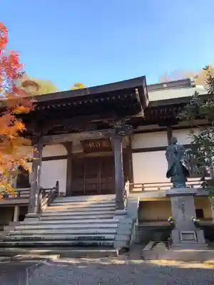 充行院の山門・神門