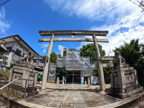 三輪神社の鳥居