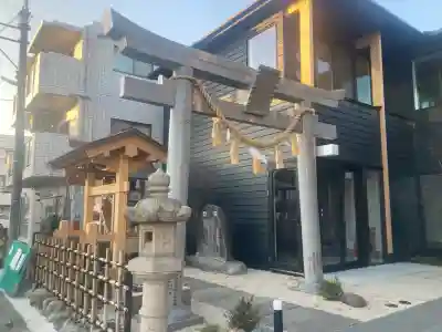 山蒼稲荷神社の{uncategorized: "未分類", other: "その他", undefined: "問題あり", building: "その他建物", grave: "お墓", sacred_gate: "鳥居", guardian: "狛犬", statue: "像", buddha: "仏像", history: "歴史", nature: "自然", garden: "庭園", animal: "動物", pagoda: "塔", temizu: "手水舎", mountain_gate: "山門・神門", sanctuary: "本殿・本堂", subordinate: "末社・摂社", art: "芸術", scenery: "景色", jizo: "地蔵", ema: "絵馬", goshuin: "御朱印", omikuji: "おみくじ", items: "授与品その他", amulet: "お守り", goshuincho: "御朱印帳", eats: "食事", festival: "お祭り", votive_dance: "神楽", shichigosan: "七五三参", wedding: "結婚式", experience: "体験その他", initially: "初詣", around: "周辺", anti_infection: "感染症対策"}