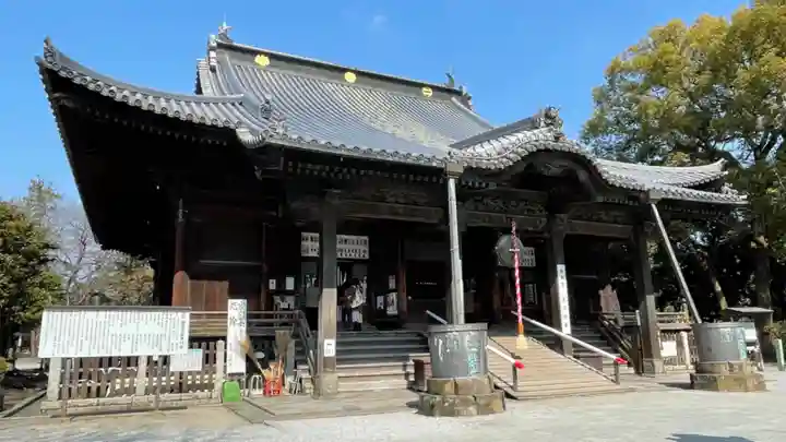 鑁阿寺の本殿・本堂